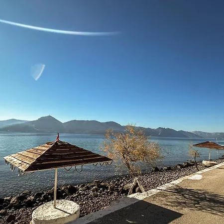 Raches Sea View Apartment דירה
