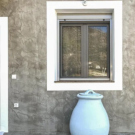 Raches Sea View Apartment